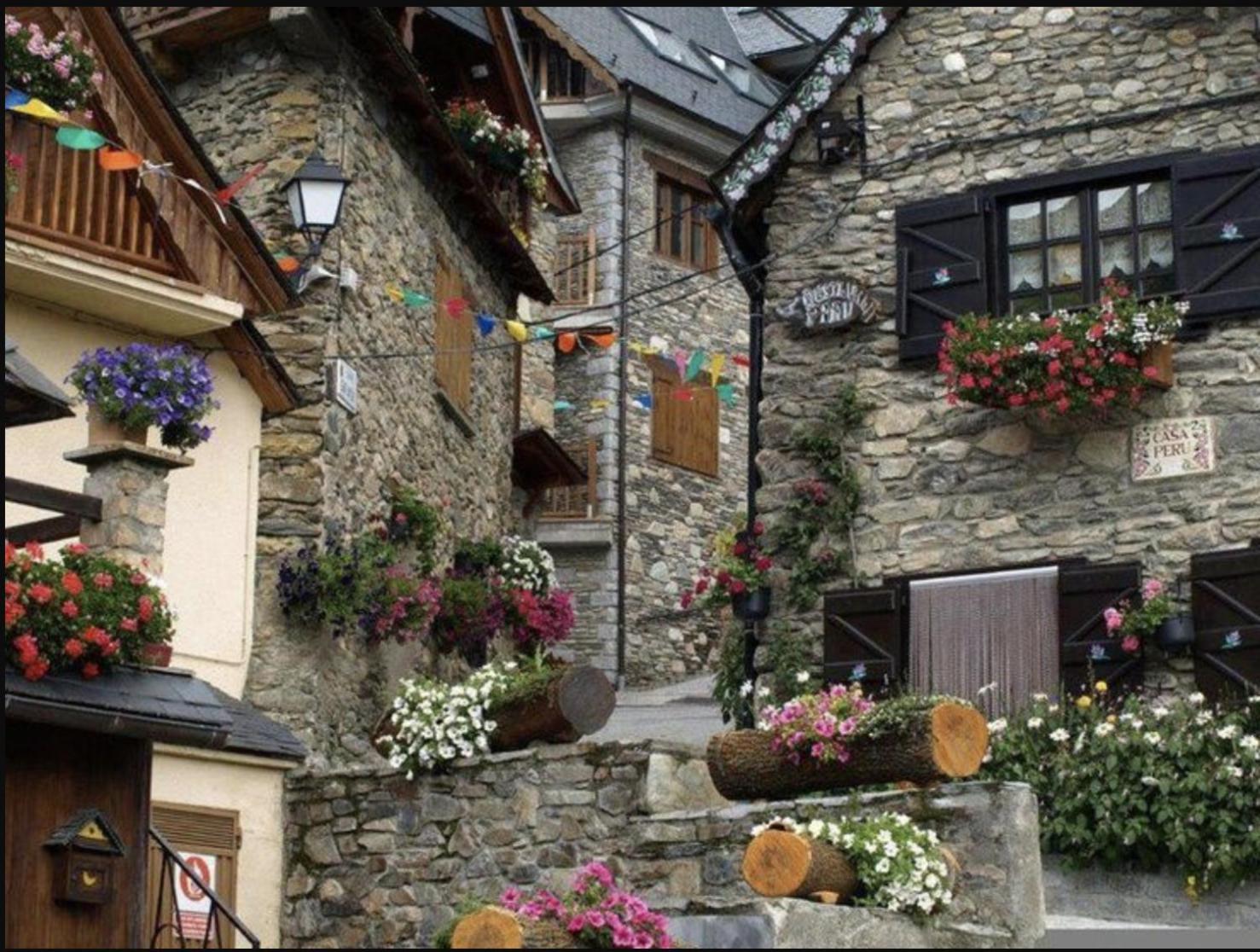 Casa De Piedra Con Encanto En El Bonito Pueblo De Бахерге Экстерьер фото